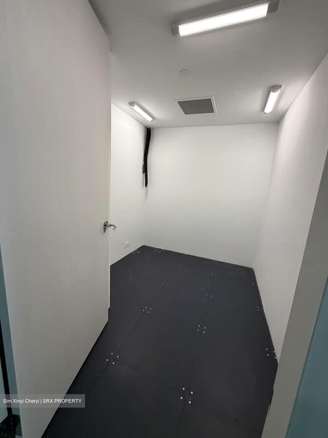 Hub Synergy Point (D2), Office #584313751
